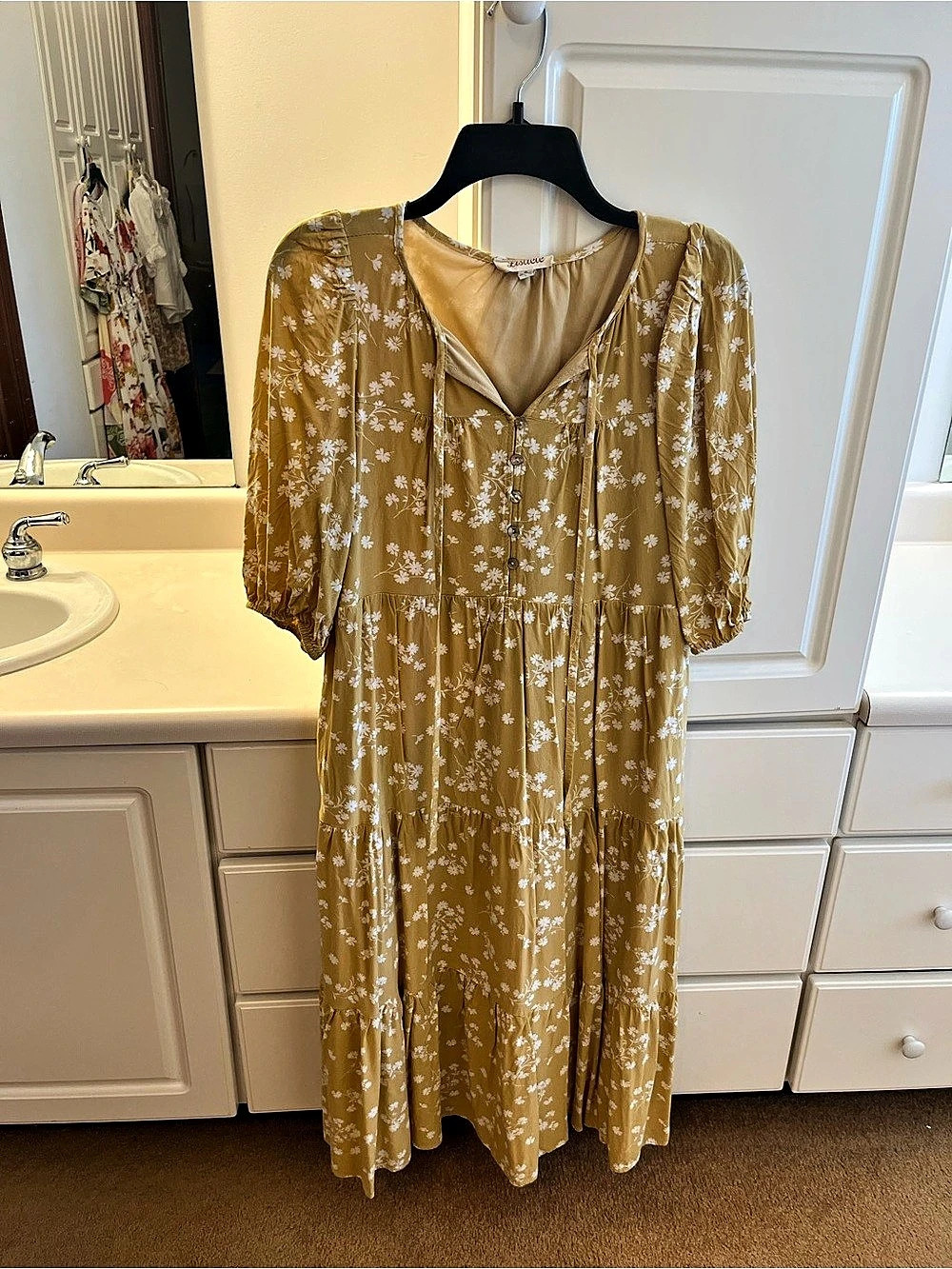 Listicle Floral Midi Dress in Yellow & White